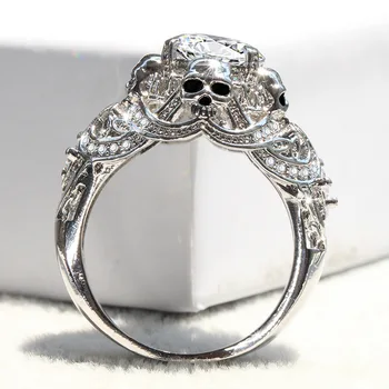 Neo-Gothic retro stila pārspīlēti galvaskausa luksusa ragana dimanta gredzenu sieviešu rotaslietas dāvanu pasniegšanas ceremonija seno tumšās zintis masīvs