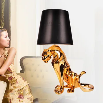 Mūsdienu luksusa apšuvuma, Jaguar, galda lampa, Guļamistaba, dzīvojamā istaba dekorēta galda lampa Luksusa Villa Hotel Apdare