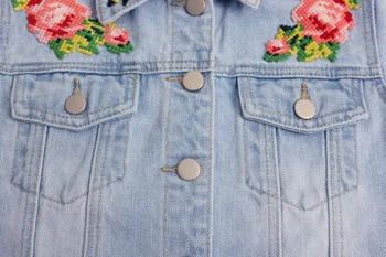 Sieviešu džinsa jaka ar krustdūrienā rožu bišu pieci norādīja zvaigzne dzīvnieku izšūti raksts jaka
