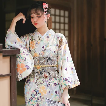 Sieviešu Japānas Kimono pelēkā Krāsā Skaistu Ziedu Izdrukas Japāna Traidtional Yukata Cosplay Apģērbu Posmā, kas Veic Valkā
