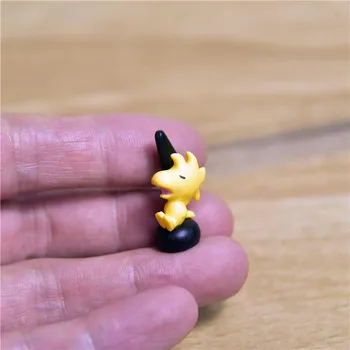 24piece 2cm ļoti mazs, dzeltens putns Vudstoka rīcības attēls rotaļlietas